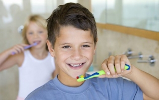 Οδοντιατρικές συμβουλές για τα παιδιά