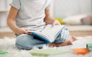 Πώς να βοηθήσετε το παιδί σας να διαβάζει με ευχέρεια